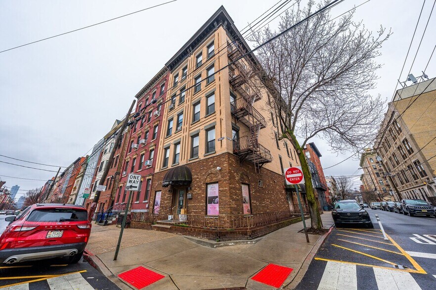 More Photos Of 422 Grand St, Hoboken Apartments For Sale