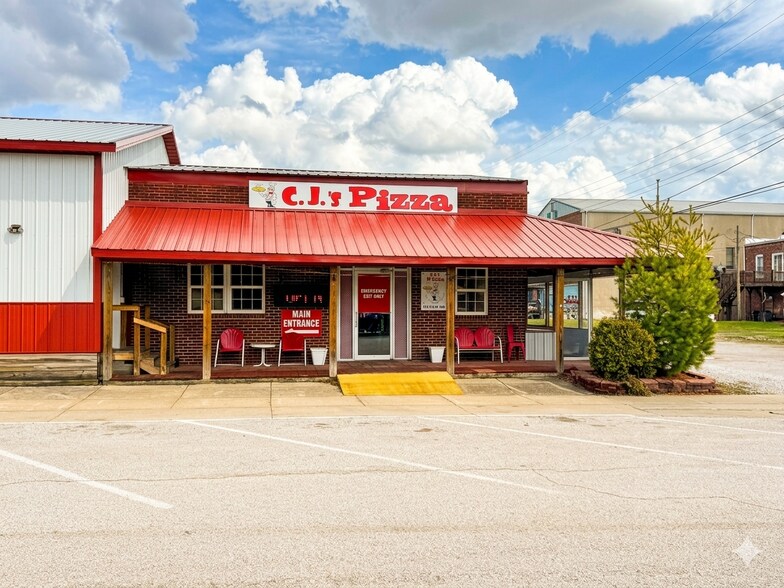 More Photos Of 18 N 4th St, Gosport Storefront Retail Office For Sale