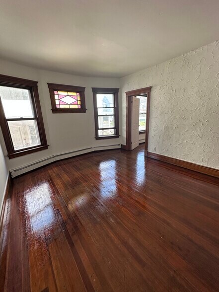 More Photos Of 320-322 Chestnut St, New Britain Apartments For Sale