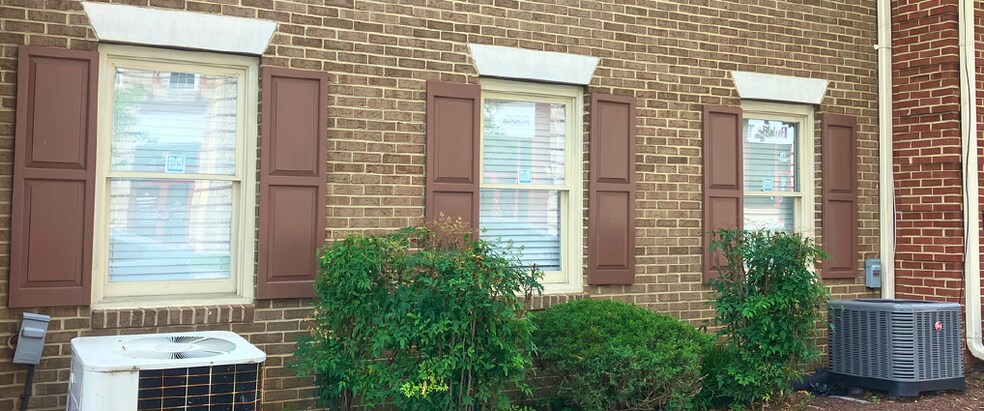 More Photos Of 131 Rollins Ave, Rockville Medical For Sale