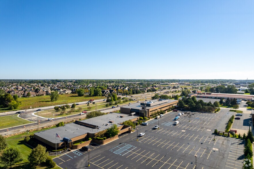More Photos Of 19700-19800 Hall Rd, Clinton Township Office For Lease