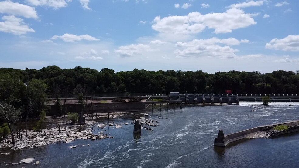 More Photos Of 425 W Water St, Appleton Office For Lease