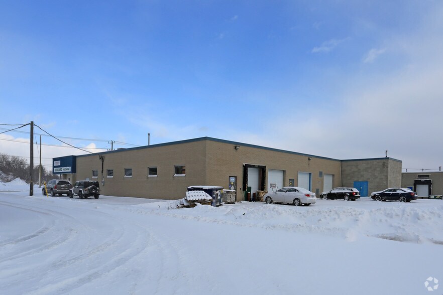 More Photos Of 35-37 Bleams Rd, Kitchener Warehouse For Sale