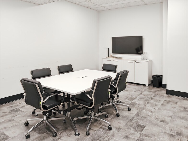 More Photos Of 455 St King, Sherbrooke Coworking Space