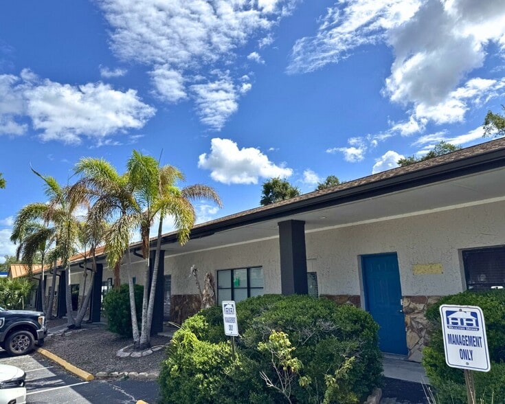 More Photos Of 4211 E Busch Blvd, Tampa Freestanding For Lease