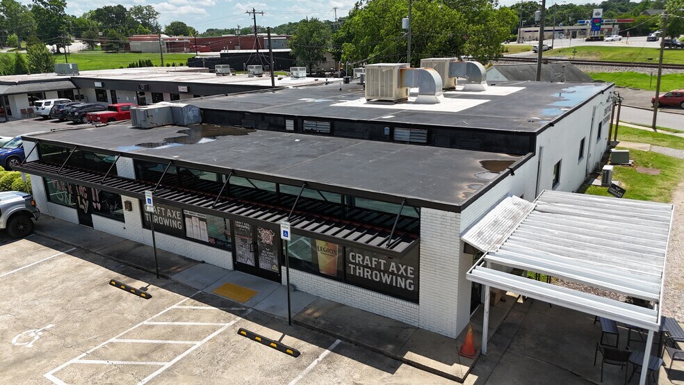 More Photos Of 112 Academy St, Fort Mill Freestanding For Lease