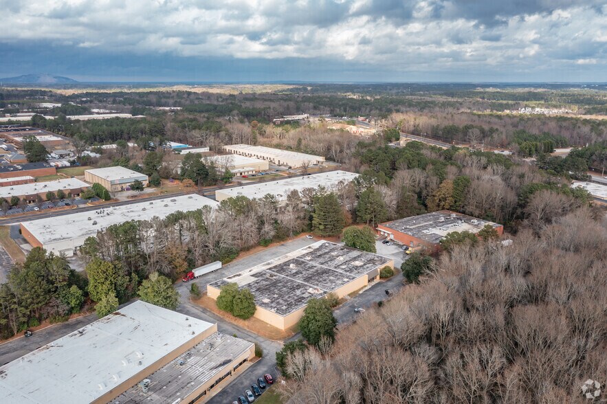 More Photos Of 5328-5342 Panola Industrial Blvd, Decatur Distribution For Lease