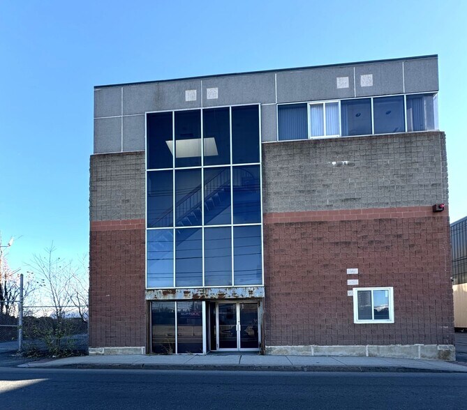 Primary Photo Of 4 Betty St, Everett Flex For Lease