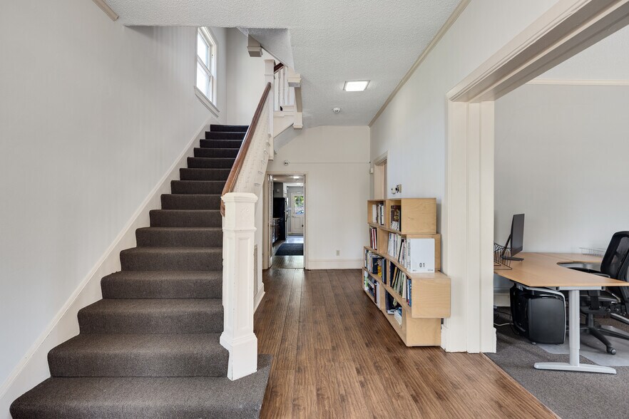 More Photos Of 40 S Idlewild St, Memphis Office For Sale