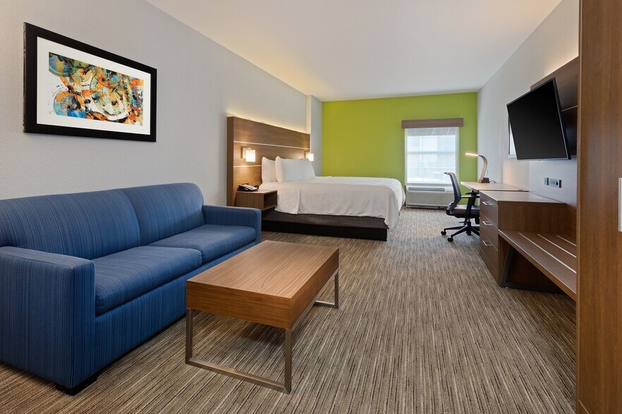 More Photos Of 53 Jefferson Rd, Jacksonville Hotel For Sale