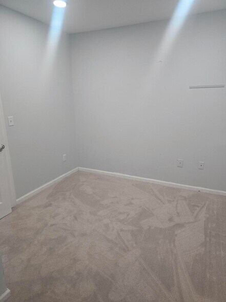 More Photos Of 3800 N Market St, Wilmington Storefront Retail Office For Sale