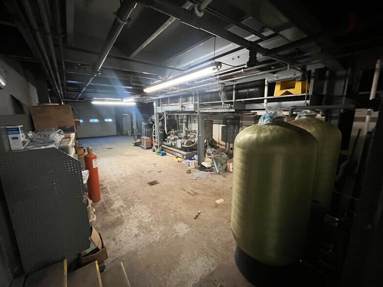 More Photos Of 2404 U St, Bedford Industrial For Sale