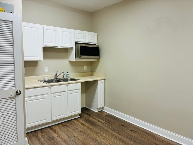 More Photos Of 965 Piedmont Rd NE, Marietta Office For Lease