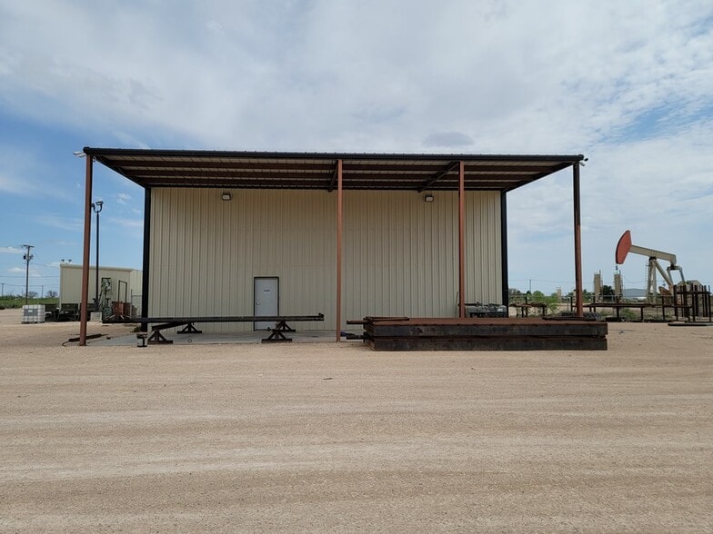 More Photos Of 6308 S County Road 1270, Midland Warehouse For Lease