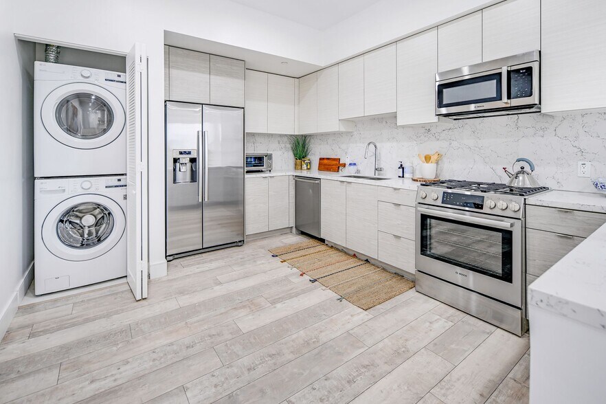 More Photos Of 1946 Overland Ave, Los Angeles Apartments For Sale