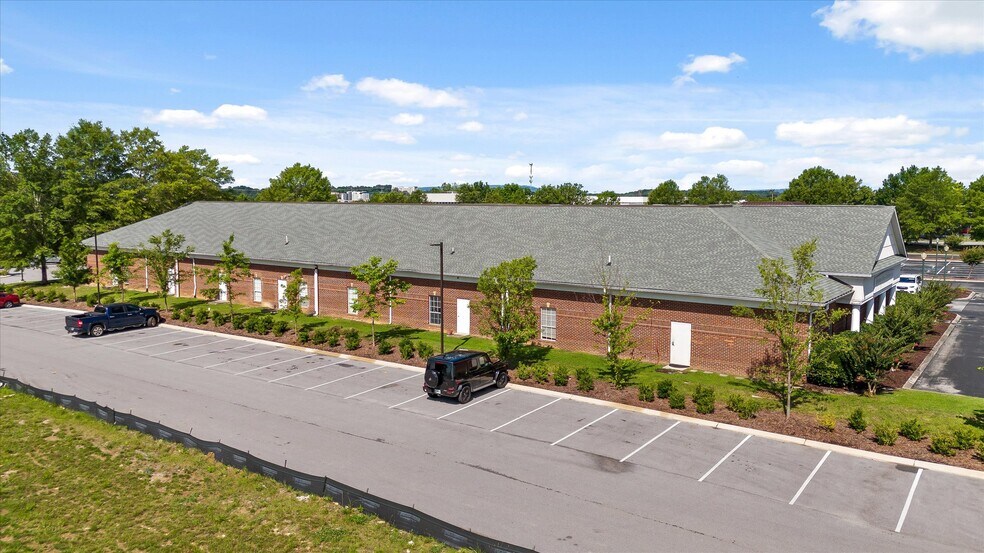 More Photos Of 7446 Shallowford Rd, Chattanooga Medical For Lease