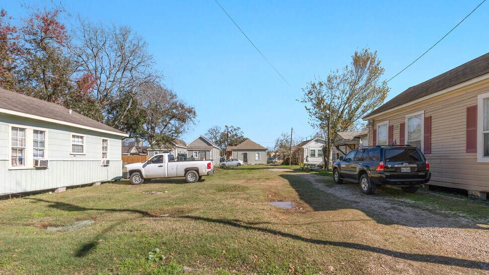 More Photos Of , Houston Multifamily For Sale