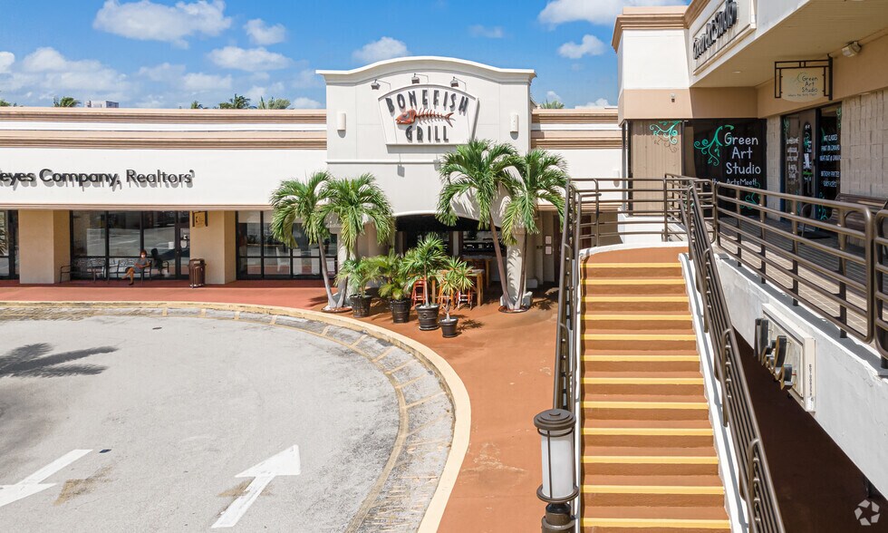 More Photos Of 21065-21073 Powerline Rd, Boca Raton General Retail For Lease