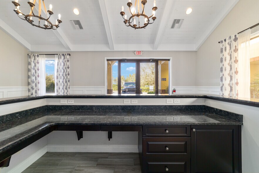 More Photos Of 809 County Road 466, The Villages Medical For Sale