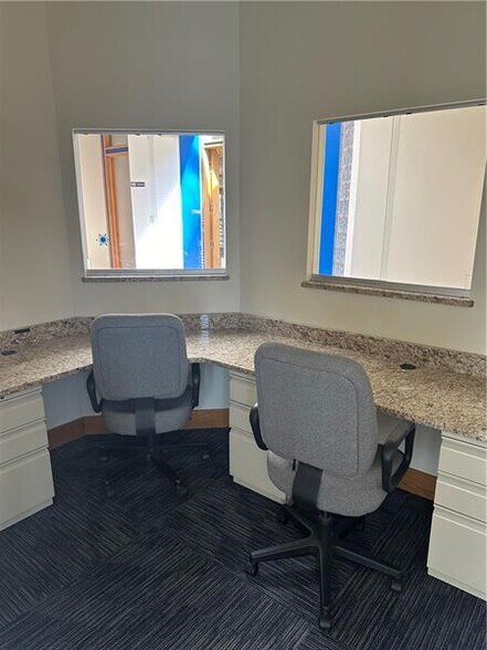 More Photos Of 10431 Perry Hwy, Wexford Office For Sale