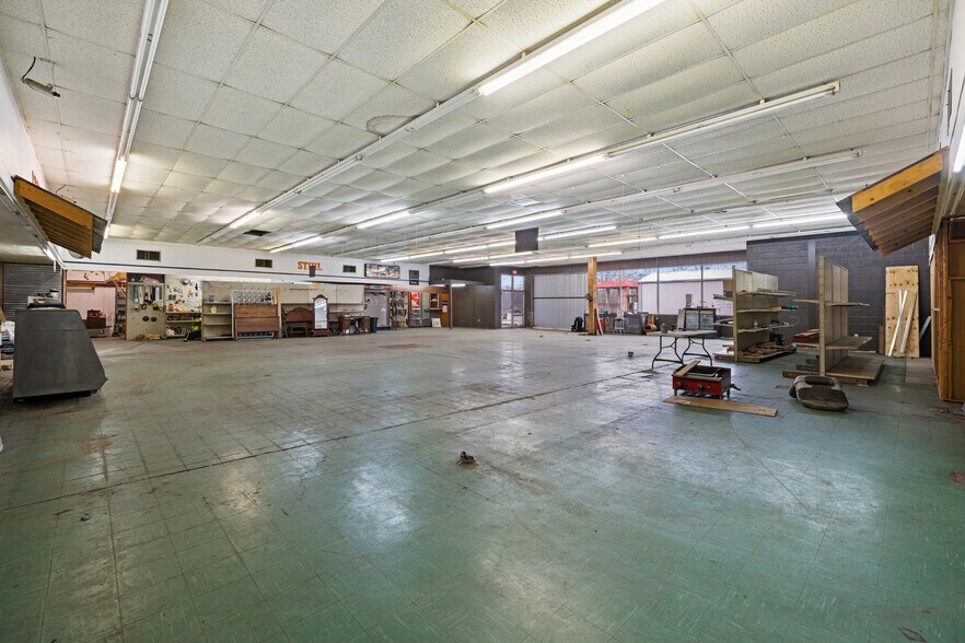 More Photos Of 6598 OK-98 Highway, Wright City Flex For Sale