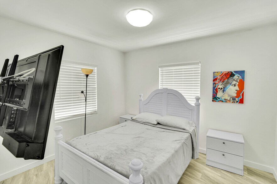 More Photos Of 41 William Rd, West Park Freestanding For Sale