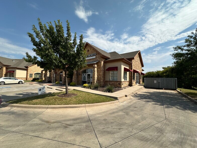 More Photos Of 4324 Heritage Trace Pky, Fort Worth Medical For Sale