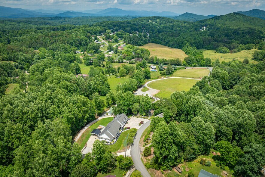 More Photos Of 200 Little Acres Dr, Marion Specialty For Sale