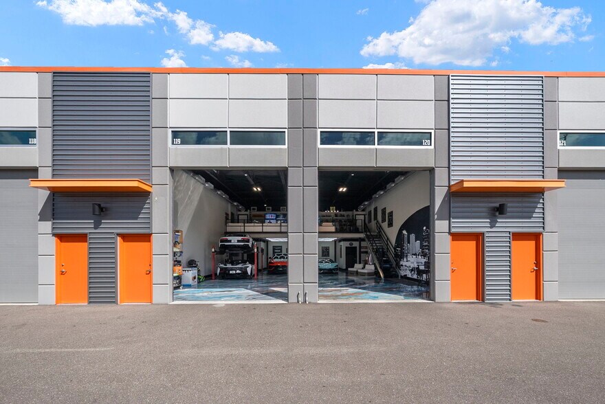 More Photos Of 1111 N 34th St, Tampa Self Storage For Sale