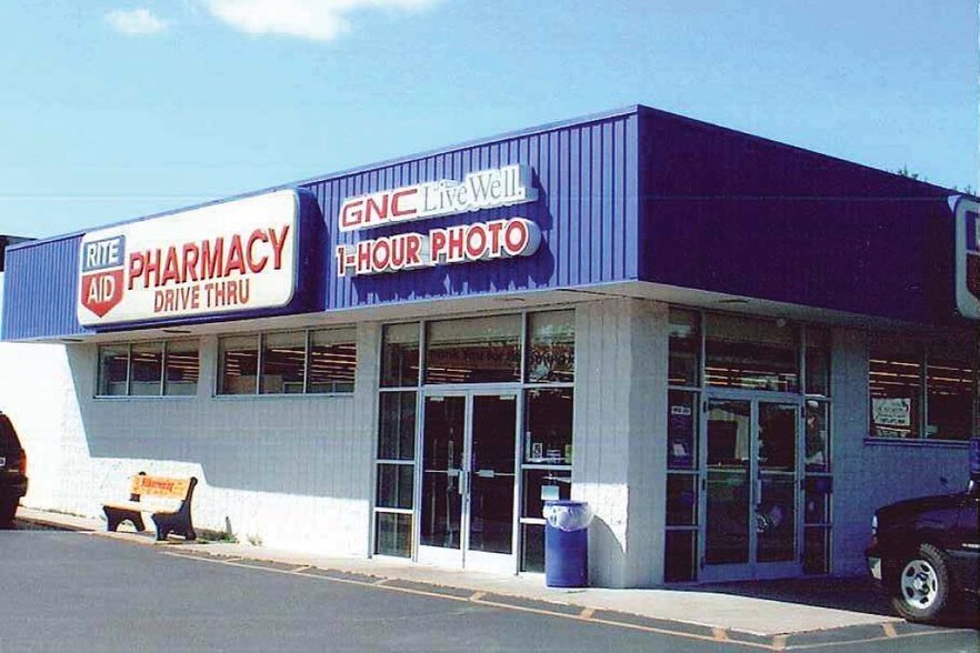 Primary Photo Of 425 N 5th St, Roscommon Freestanding For Sale