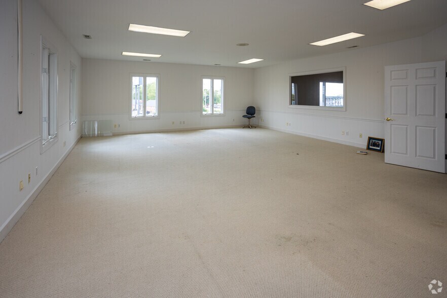 More Photos Of 236 Miller Ave, Crossville Medical For Sale
