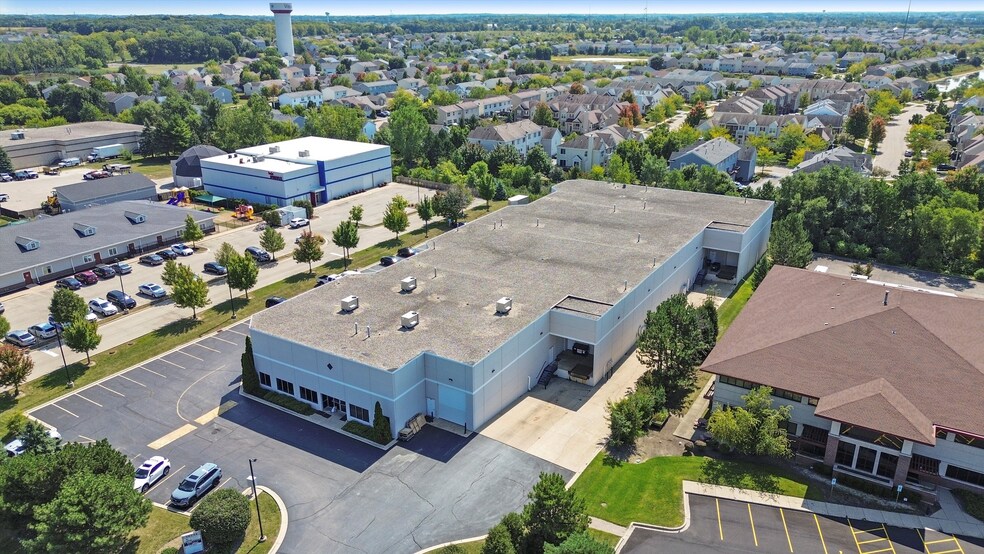 More Photos Of 26735 W Commerce Dr, Volo Warehouse For Sale