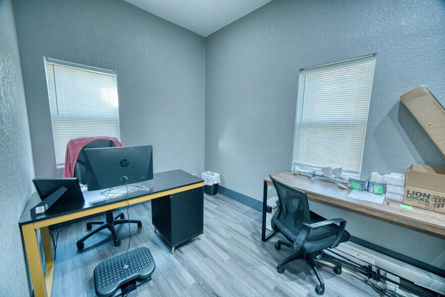 More Photos Of 141-143 Avenue E SW, Winter Haven Office Residential For Lease