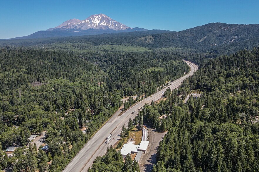 Primary Photo Of 4221 Siskiyou Ave, Dunsmuir Hotel For Sale