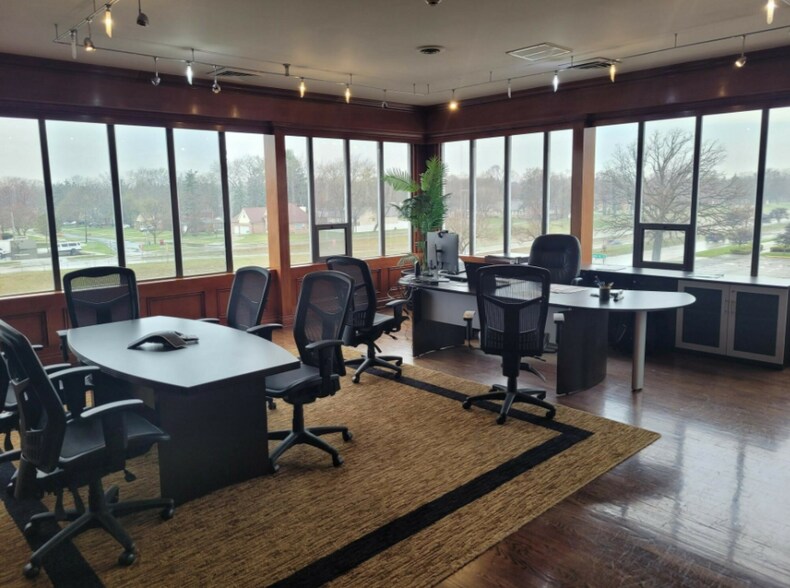 20800 Southfield Rd, Southfield, MI 48075 Office For Lease