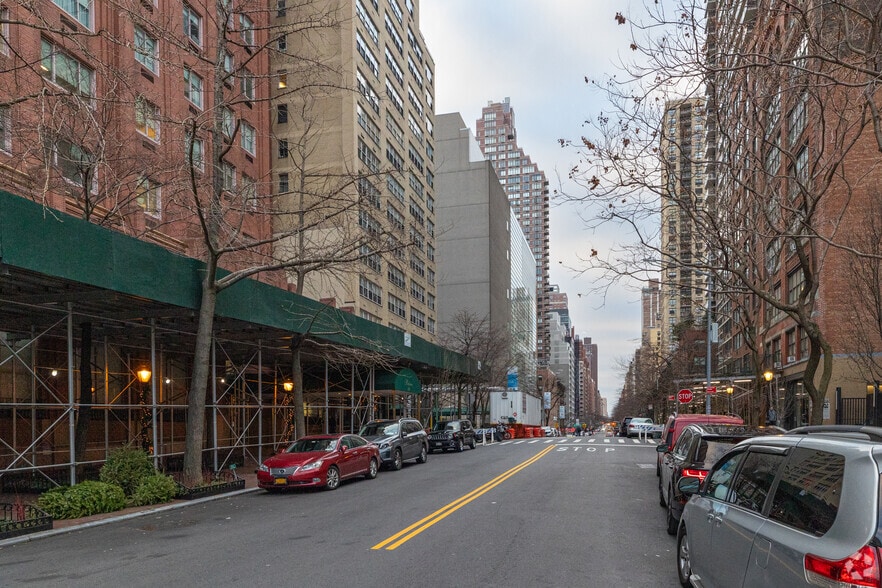 More Photos Of 520 E 72nd St, New York Apartments For Sale