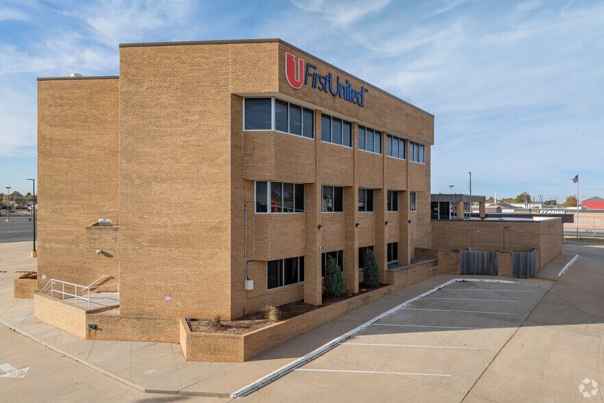 More Photos Of 6000 S Western Ave, Oklahoma City Office For Lease