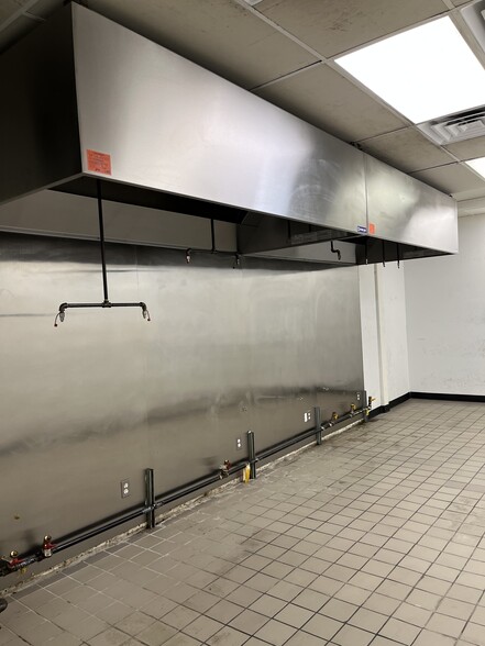 More Photos Of 4375 W Desert Inn Rd, Las Vegas Unknown For Lease