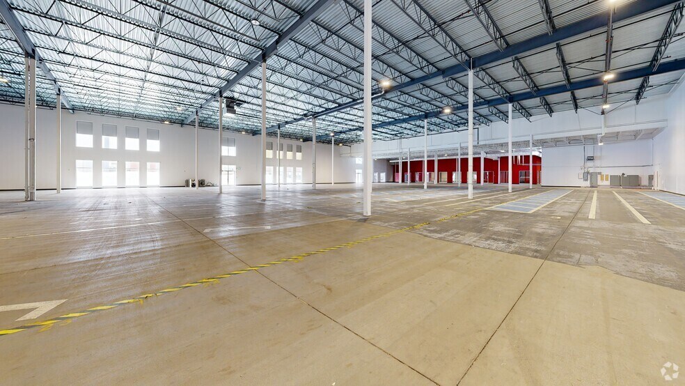 Primary Photo Of 2044-2082 Rte Transcanadienne, Dorval Unknown For Lease