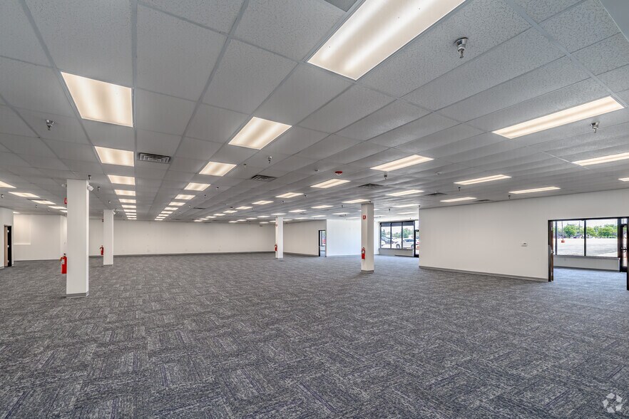 More Photos Of 3080 S Linden Rd, Flint Light Manufacturing For Sale