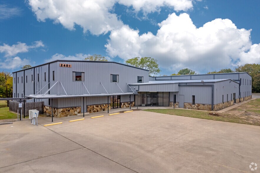 More Photos Of 2401 N Highway 287, Mansfield Showroom For Sale