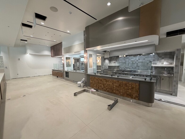 More Photos Of 511 Government Ave, Valparaiso Office For Lease