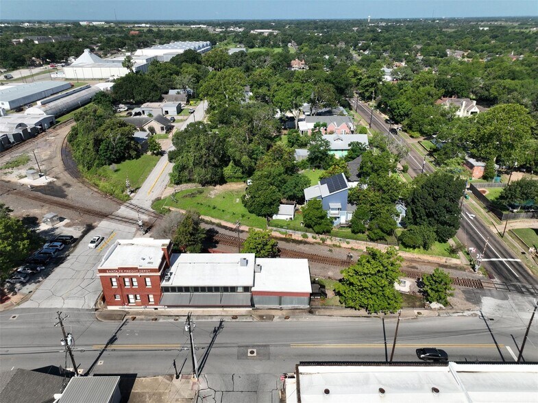 More Photos Of 214 S Austin St, Brenham Office Residential For Lease