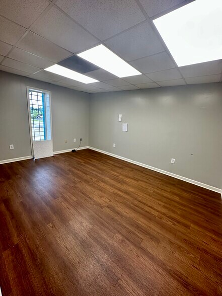 More Photos Of 315 Transport Dr, Cookeville Warehouse For Lease