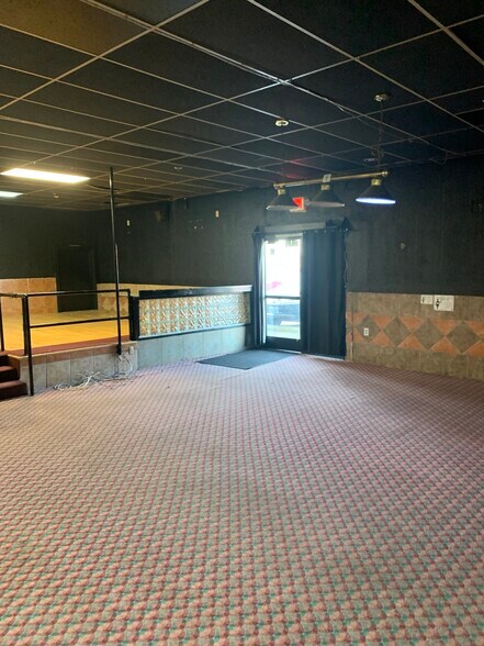 More Photos Of 1570 Lancaster Dr NE, Salem Unknown For Lease