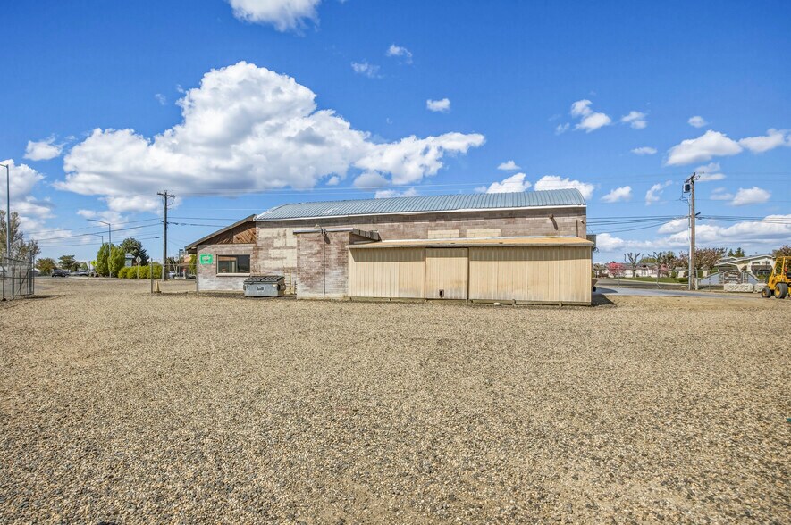 More Photos Of 391 Wine Country Rd, Prosser Freestanding For Sale