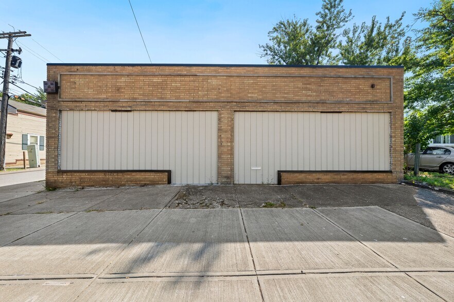 More Photos Of 4651 W 130th St, Cleveland Warehouse For Sale