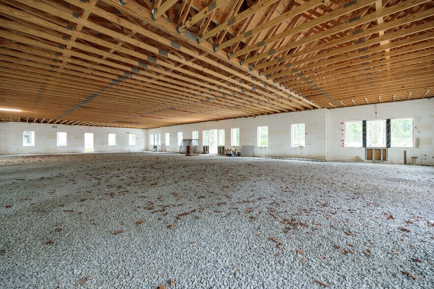 More Photos Of 12868 Patterson Ave, Richmond Office For Sale