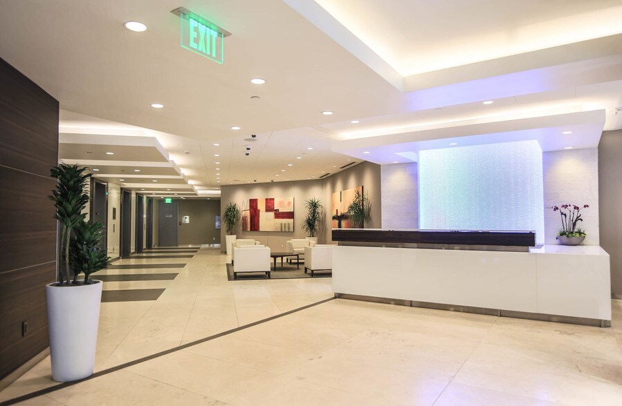 More Photos Of 800 W 6th St, Los Angeles Office For Lease