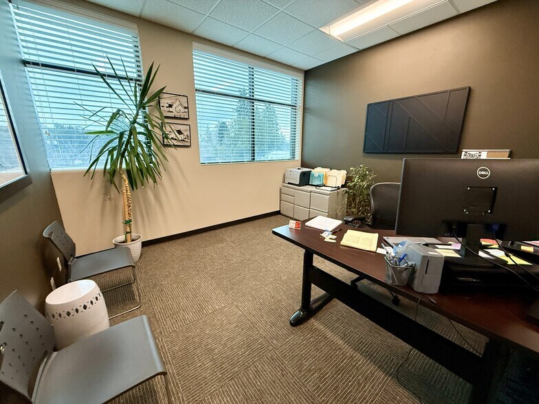 More Photos Of 550 NW Franklin Ave, Bend Medical For Lease